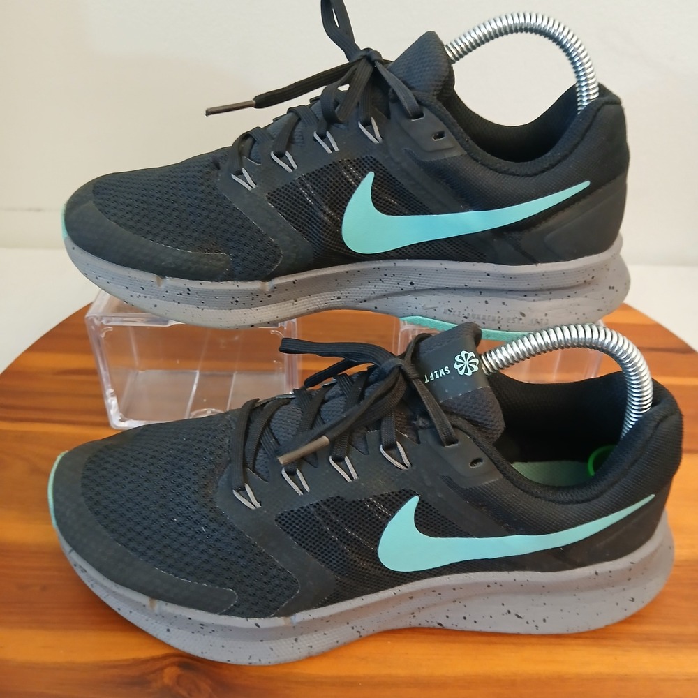 Nike Run Swift 3 Womens 8.5 Black Running Shoes Sneakers HQ4217-010